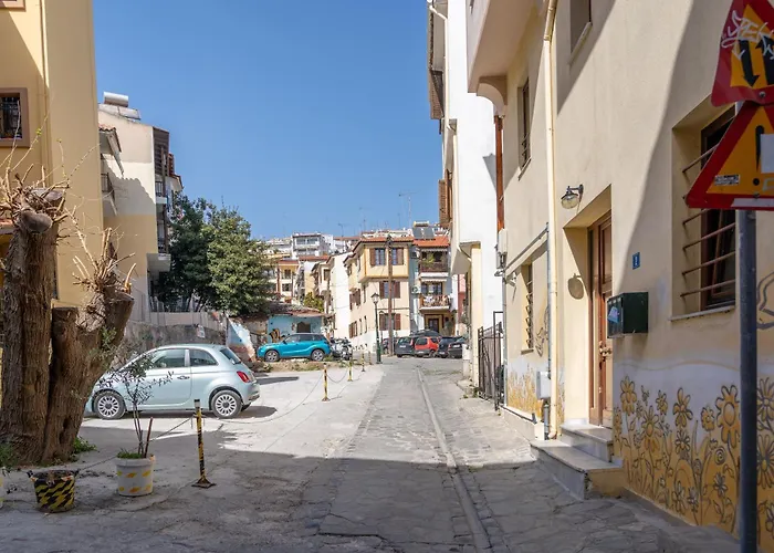 Thess Old Town 3 Free Private Parking